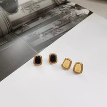 Load image into Gallery viewer, Square Stud Earrings